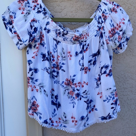 Altar’d State Floral Top - Picture 3 of 3